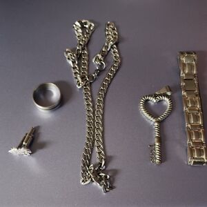 Silver Plated Jewelry Set with Chain and Key Pendant